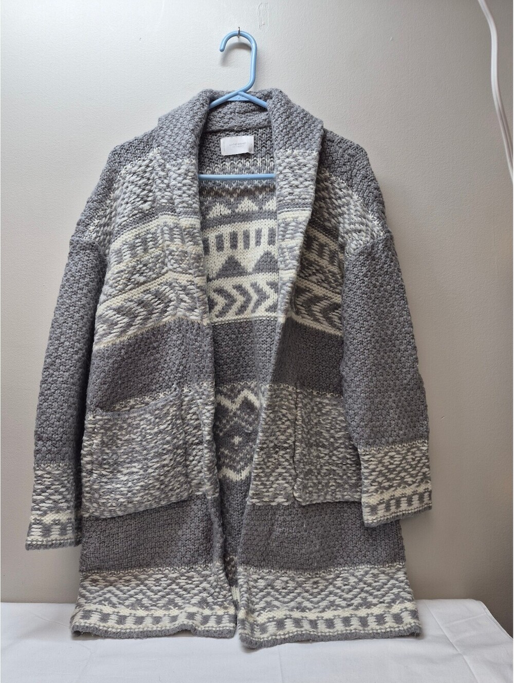 Lucky Brand Cozy Gray And Cream Patterned Knit Cardigan With Pockets B426
